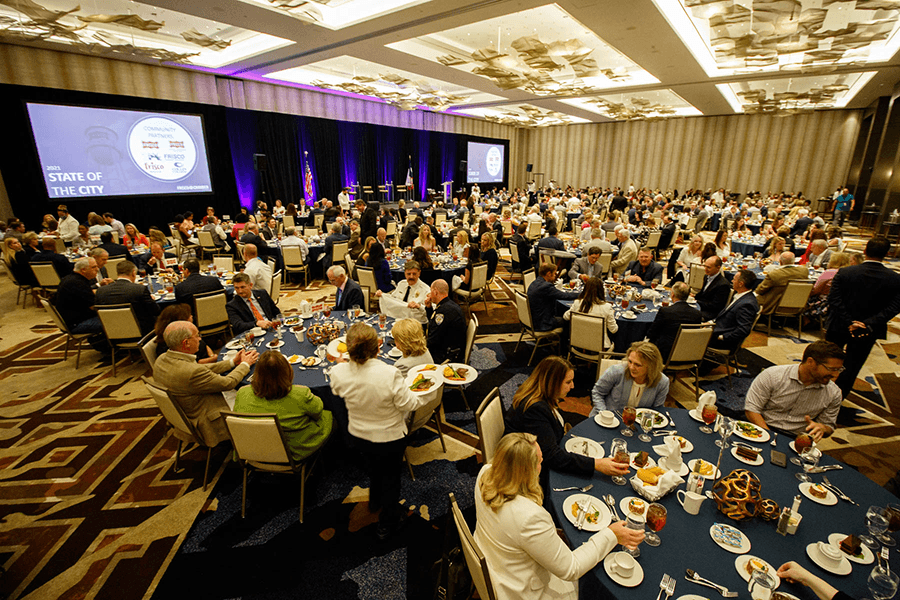 Picture of luncheon crowd